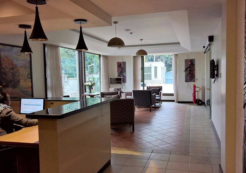 Magna Hotel & Suites