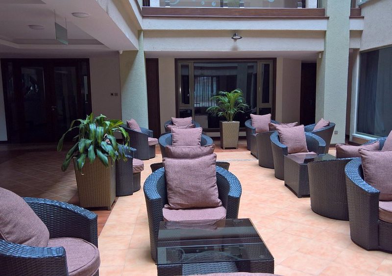 Magna Hotel & Suites